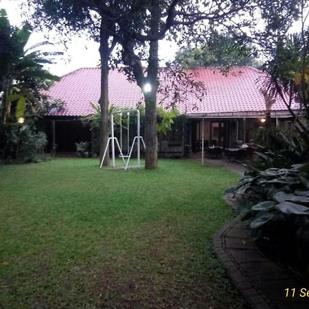 Casakhasa Jakarta Bagian luar foto
